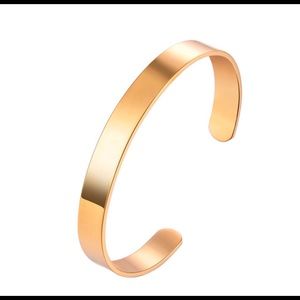 NEW😊Rose Gold Color Bangle